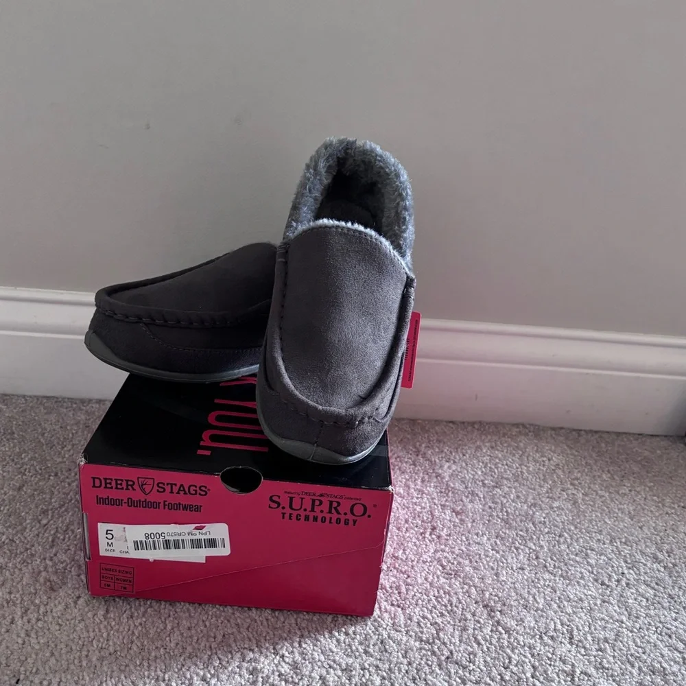 New! In Box! Boys Deer Stags Gray Slippers- size 5